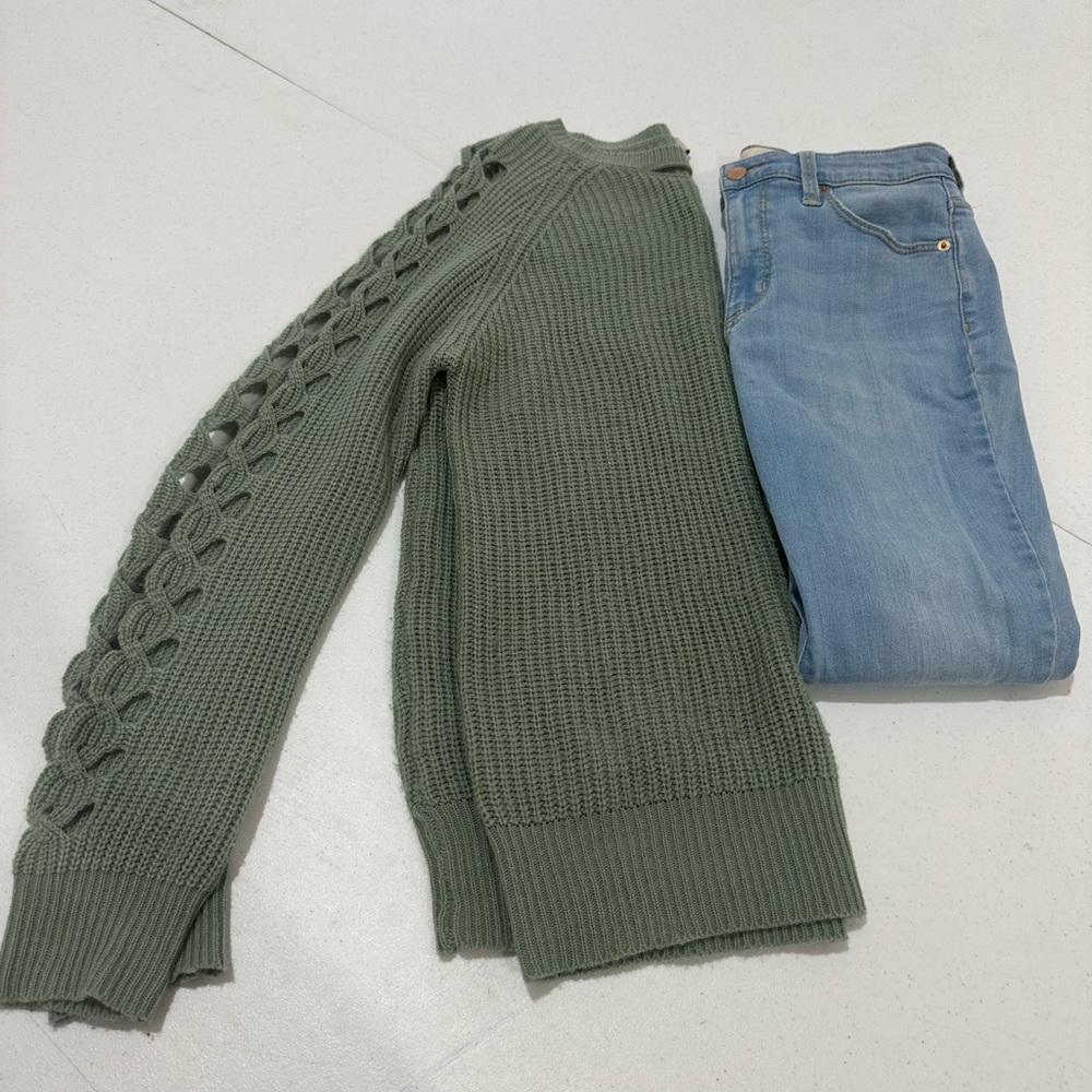Women’s top and jeans